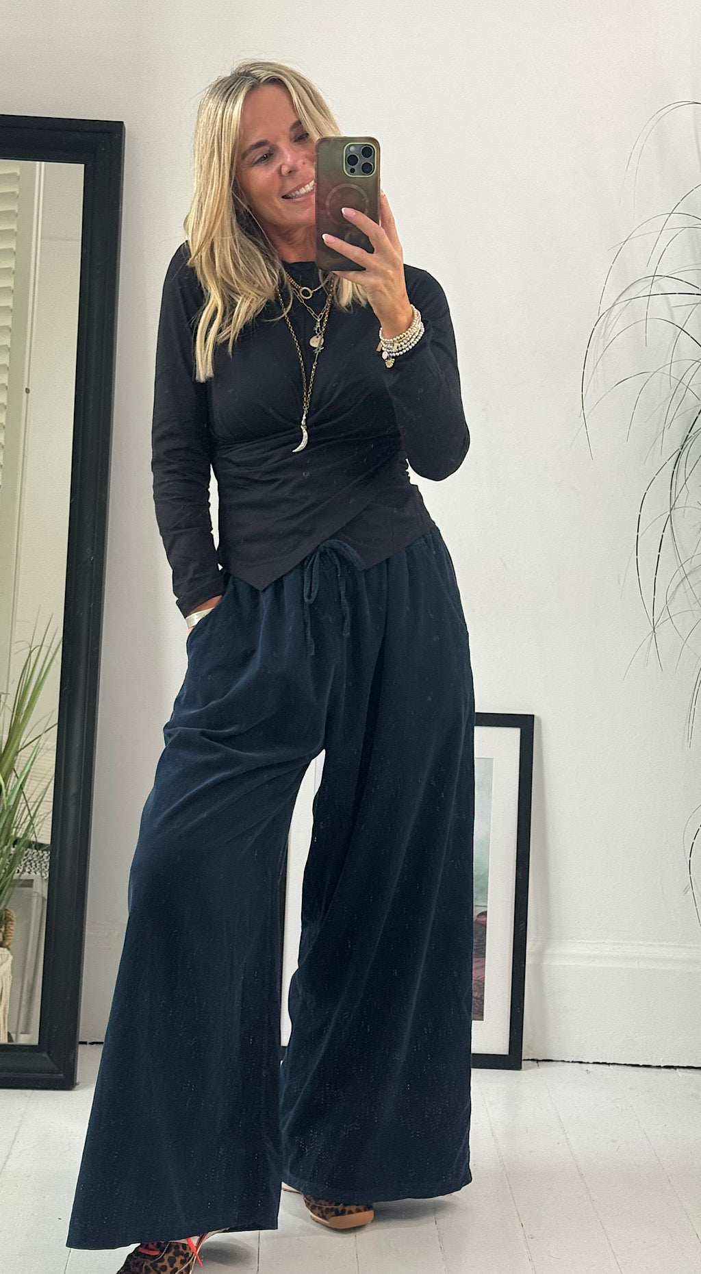 Needle Cord Flared Pants - Navy