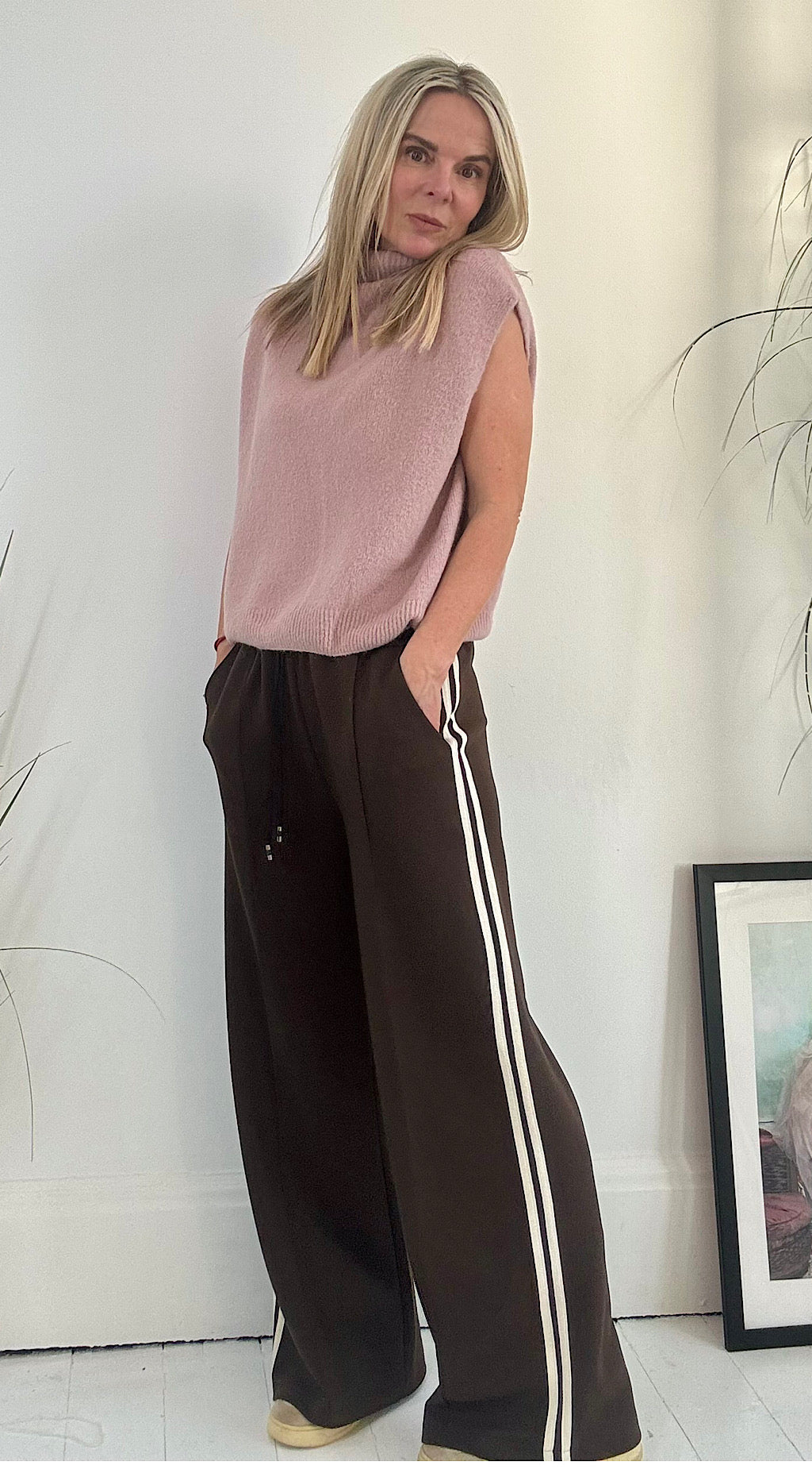 Side stripe track pant brown