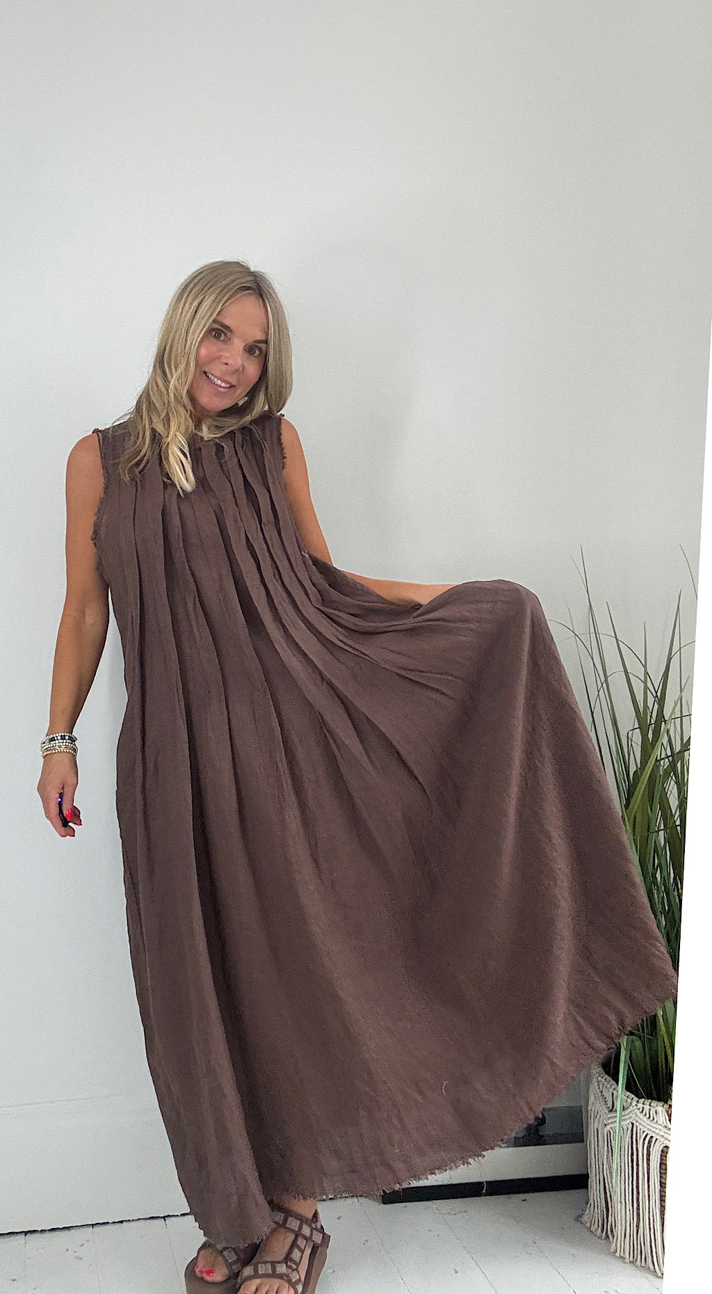 Pleated Linen Dress Chocolate