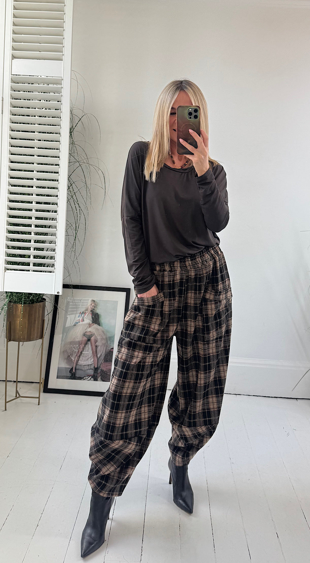 Traitors Check Cocoon Pant - black mix