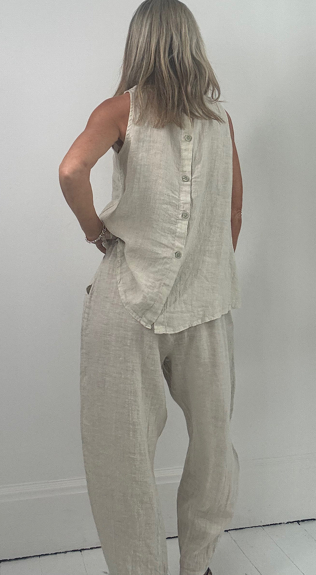 Linen button back vest stone