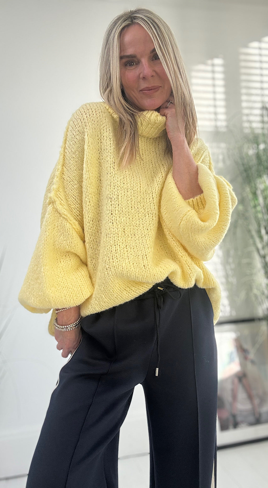 Baloon sleeve knit yellow