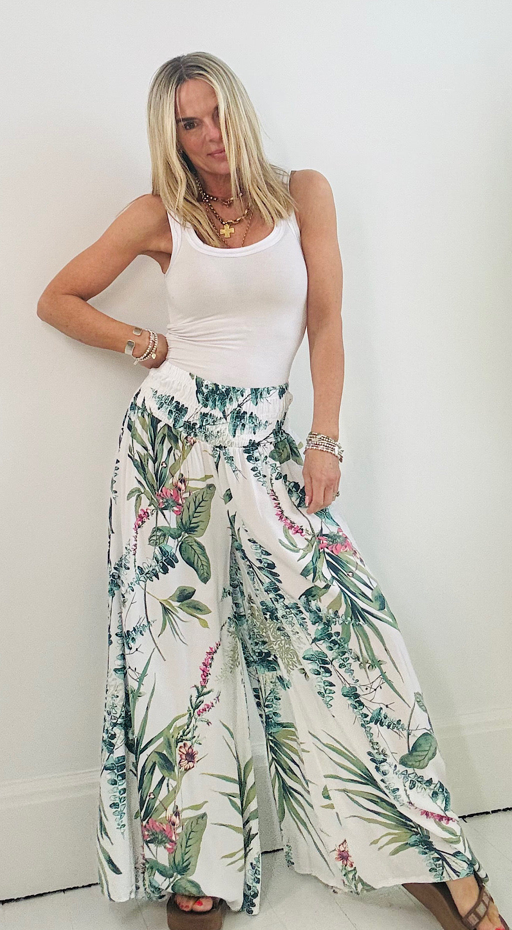 Floral pants white