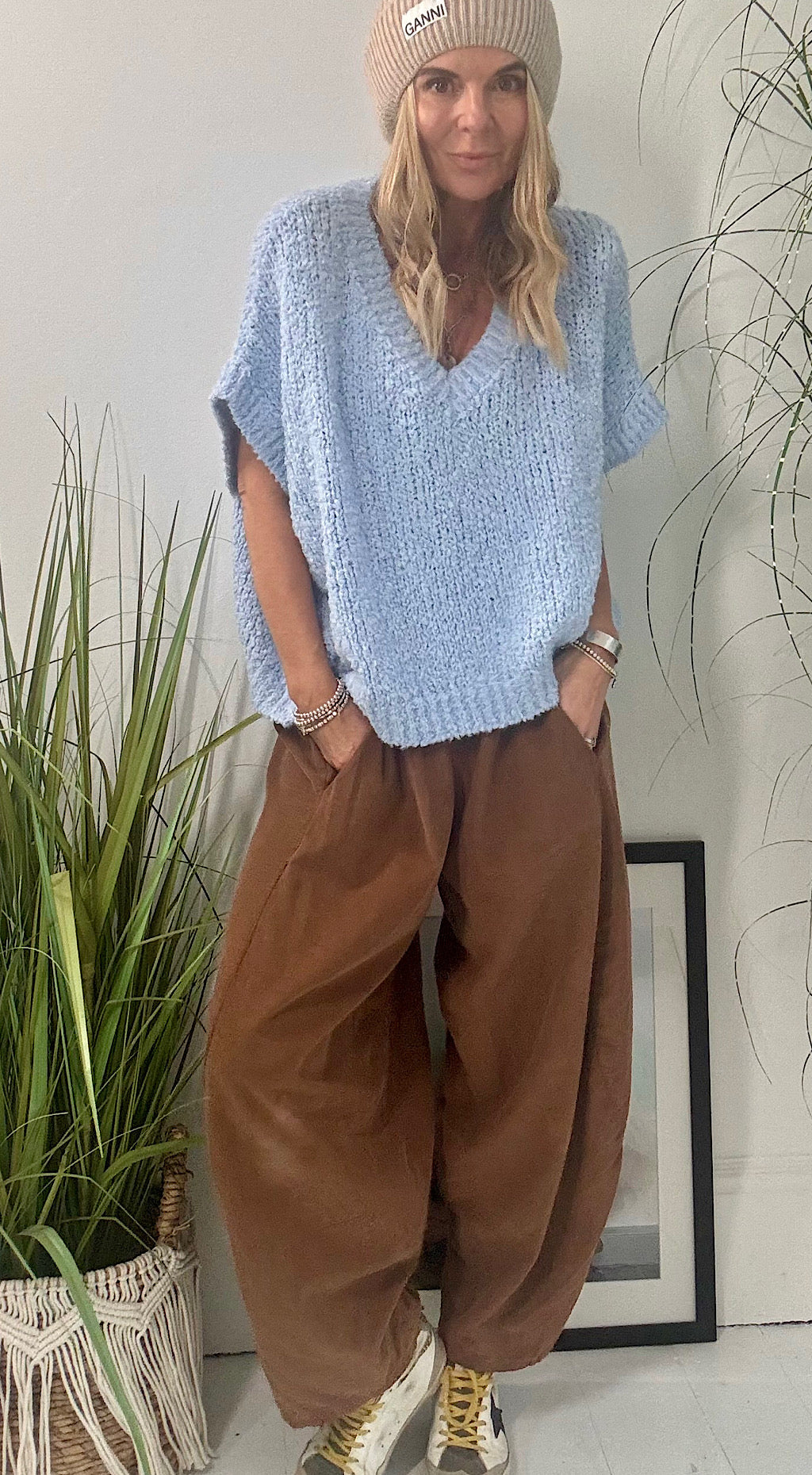 V neck chenille knit blue