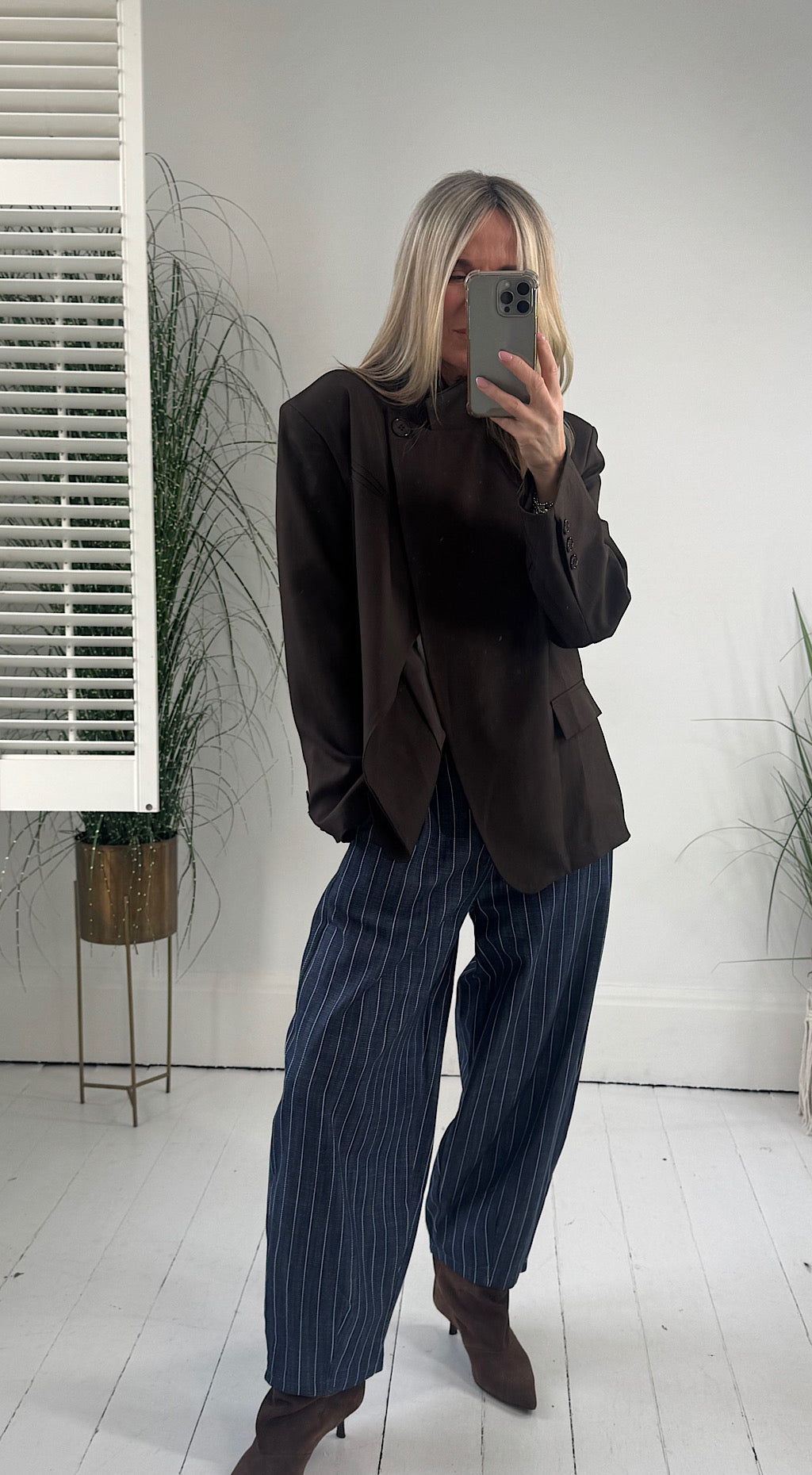 One button blazer brown