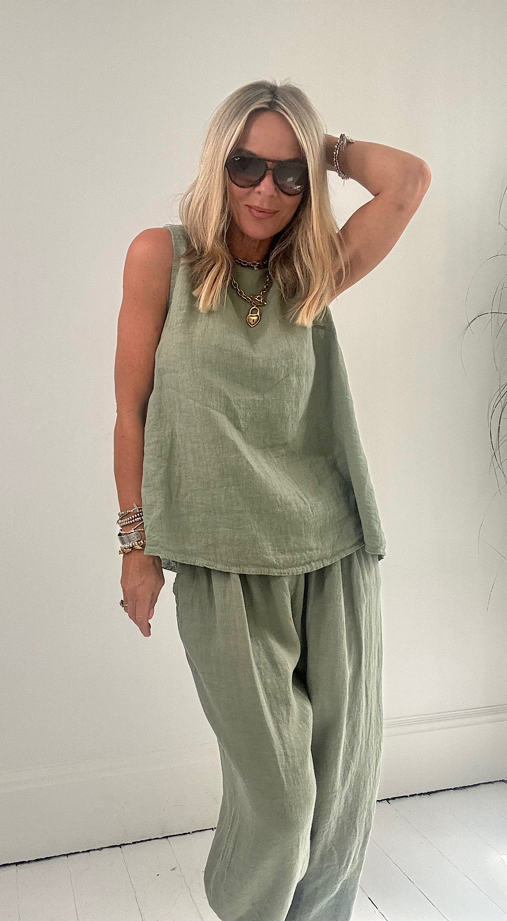 Linen button back vest sage
