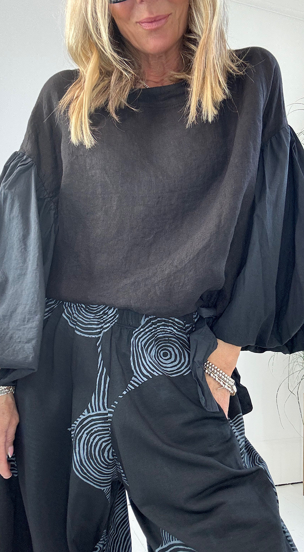 Puff Ball Linen Top - black -PRE ORDER estimated due date 24th April