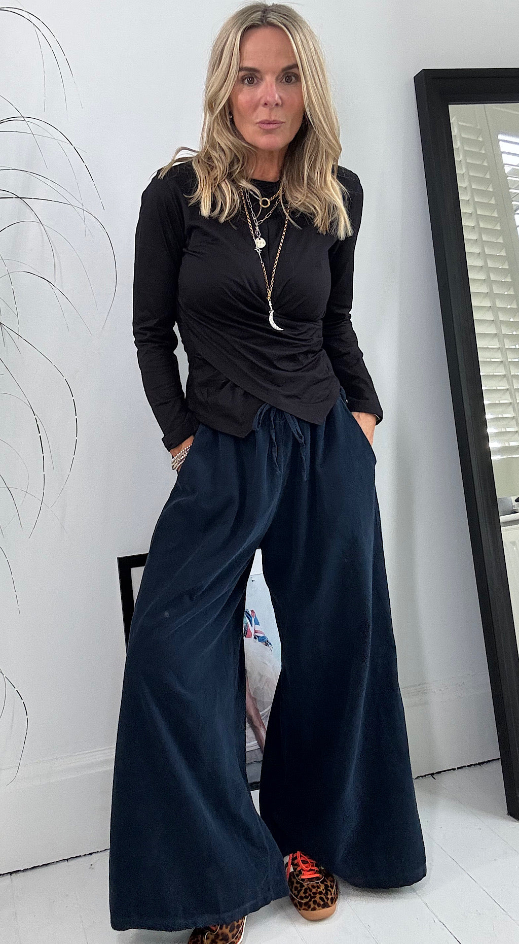 Needle Cord Flared Pants - Navy