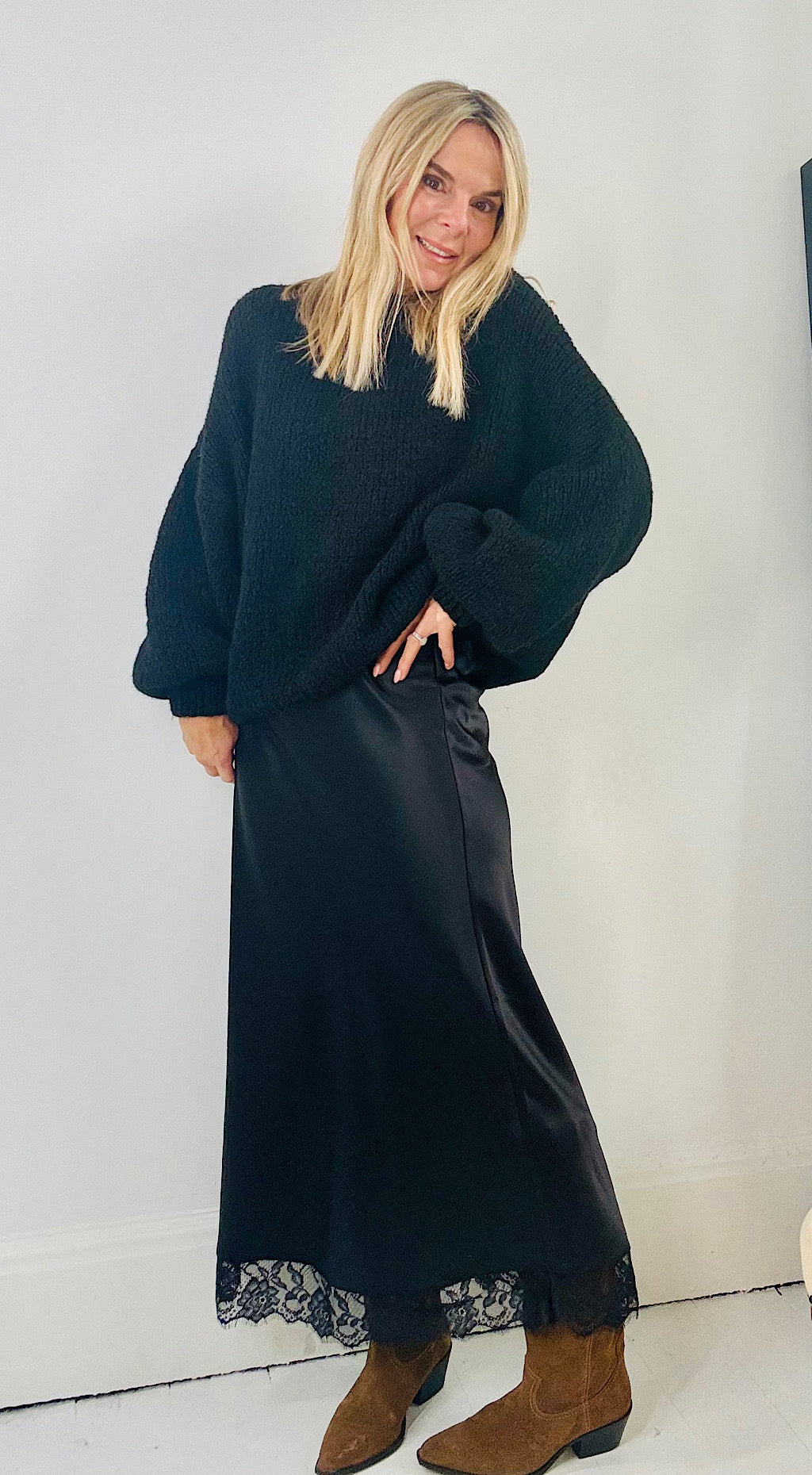 Balloon sleeve knit black