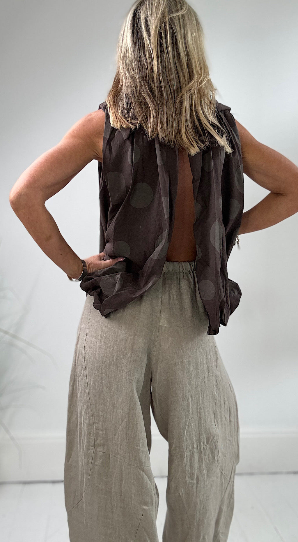 Polka puff ball top brown