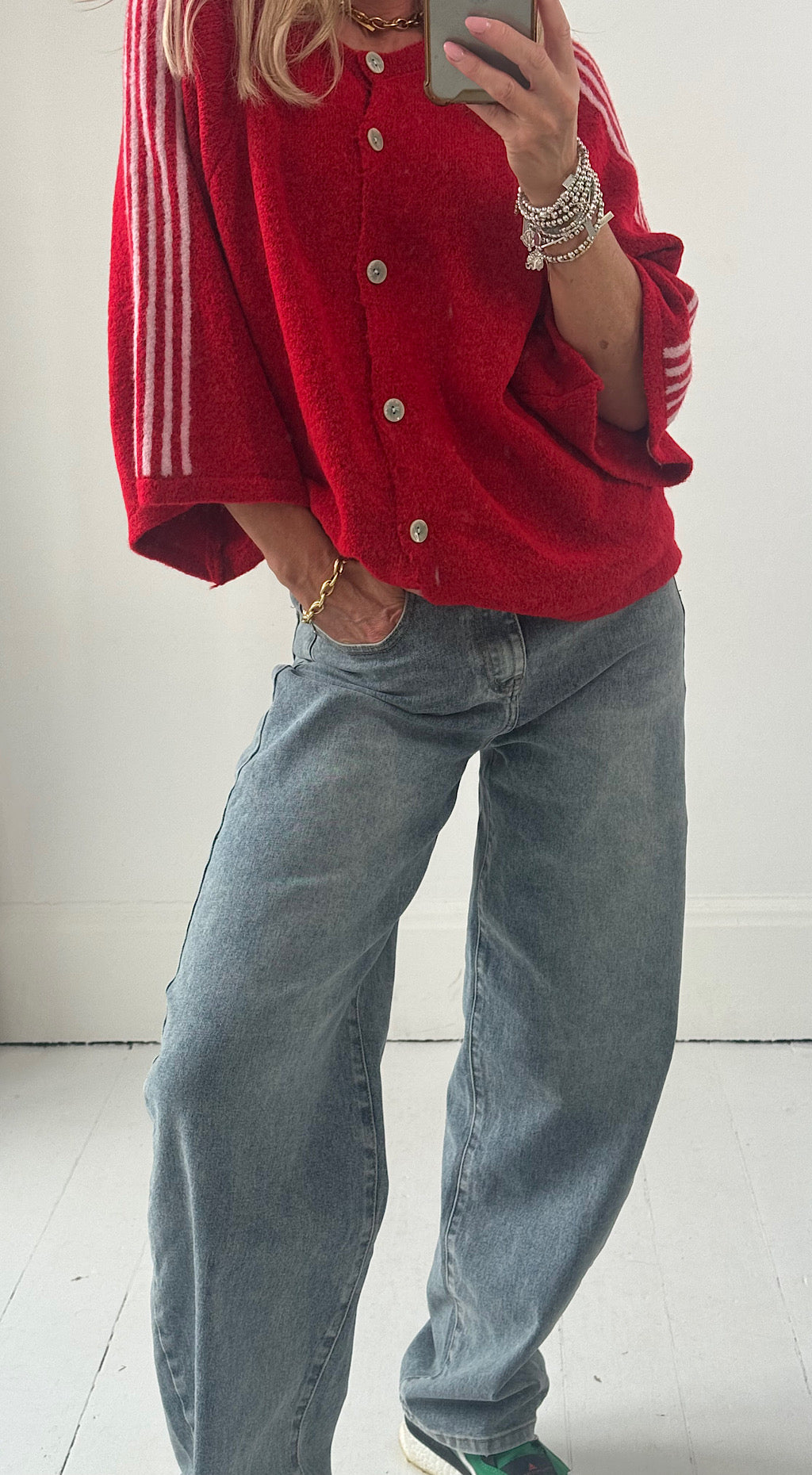 The Monday Barrel Jean - washed denim