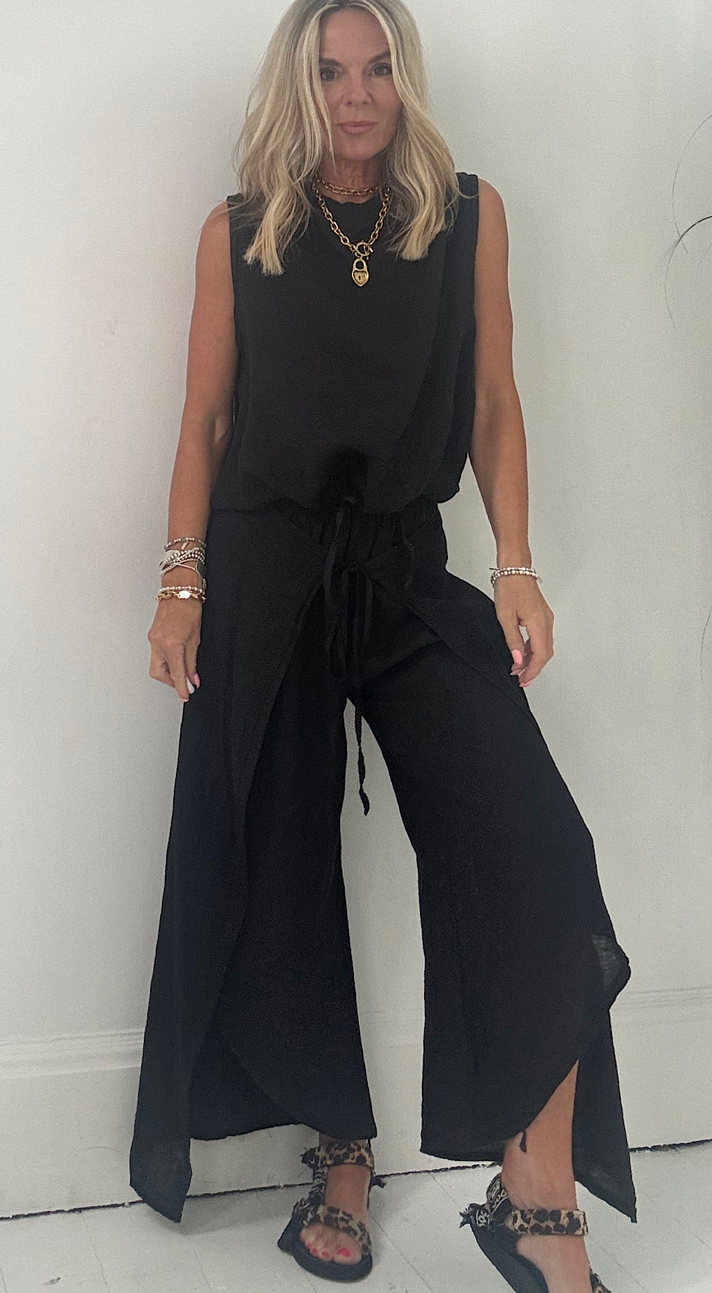 Linen draw cord top black