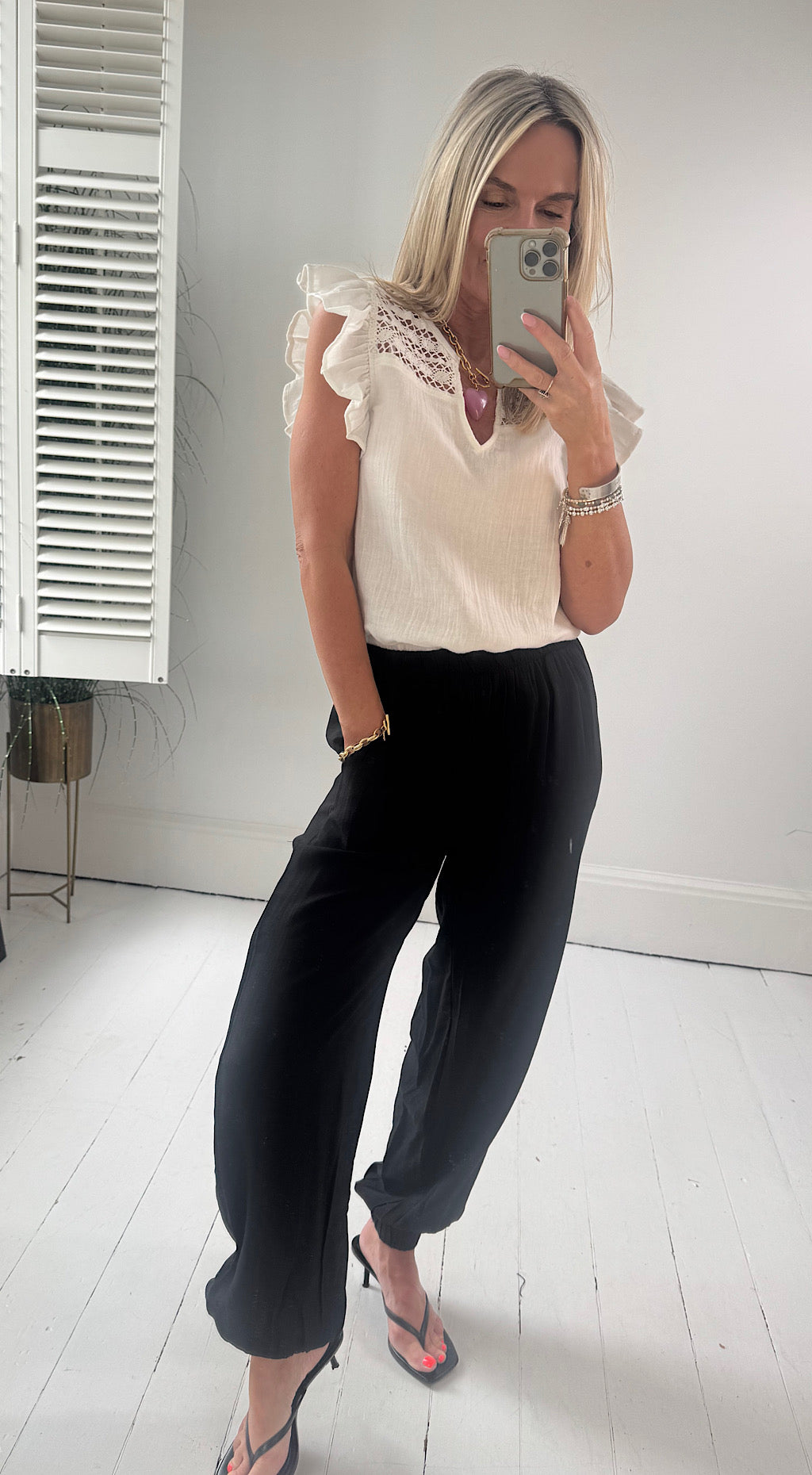 Berlin Frill Blouse - white