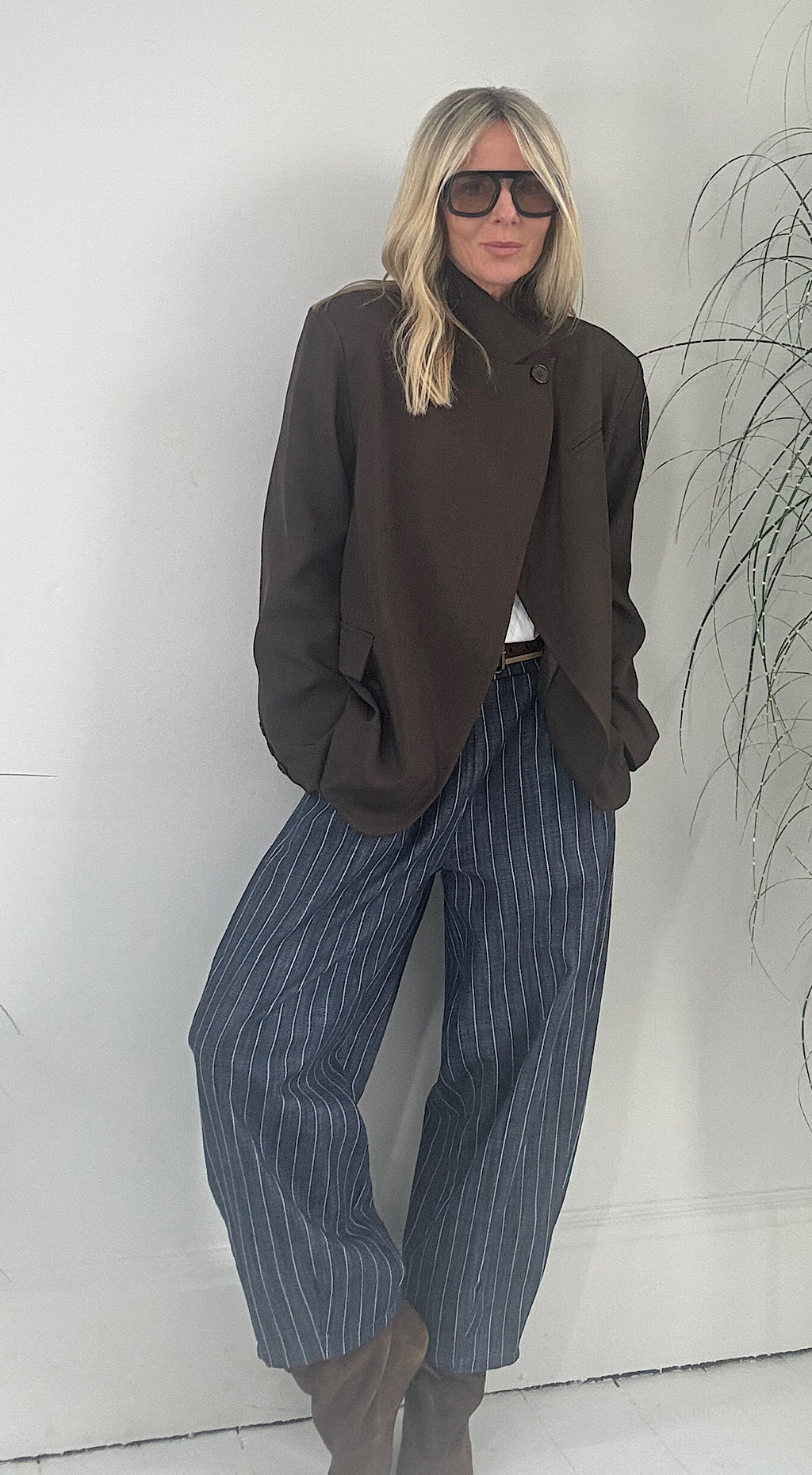 One button blazer brown