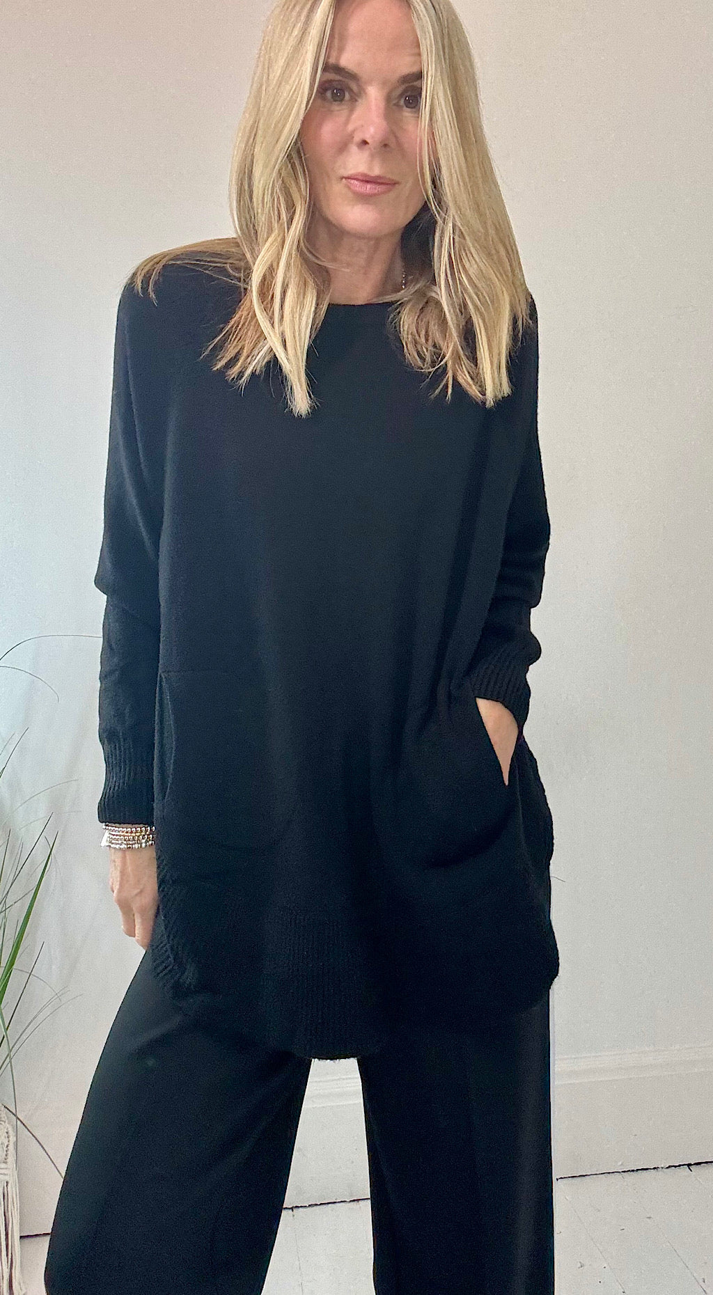 Super soft sloppy knit black