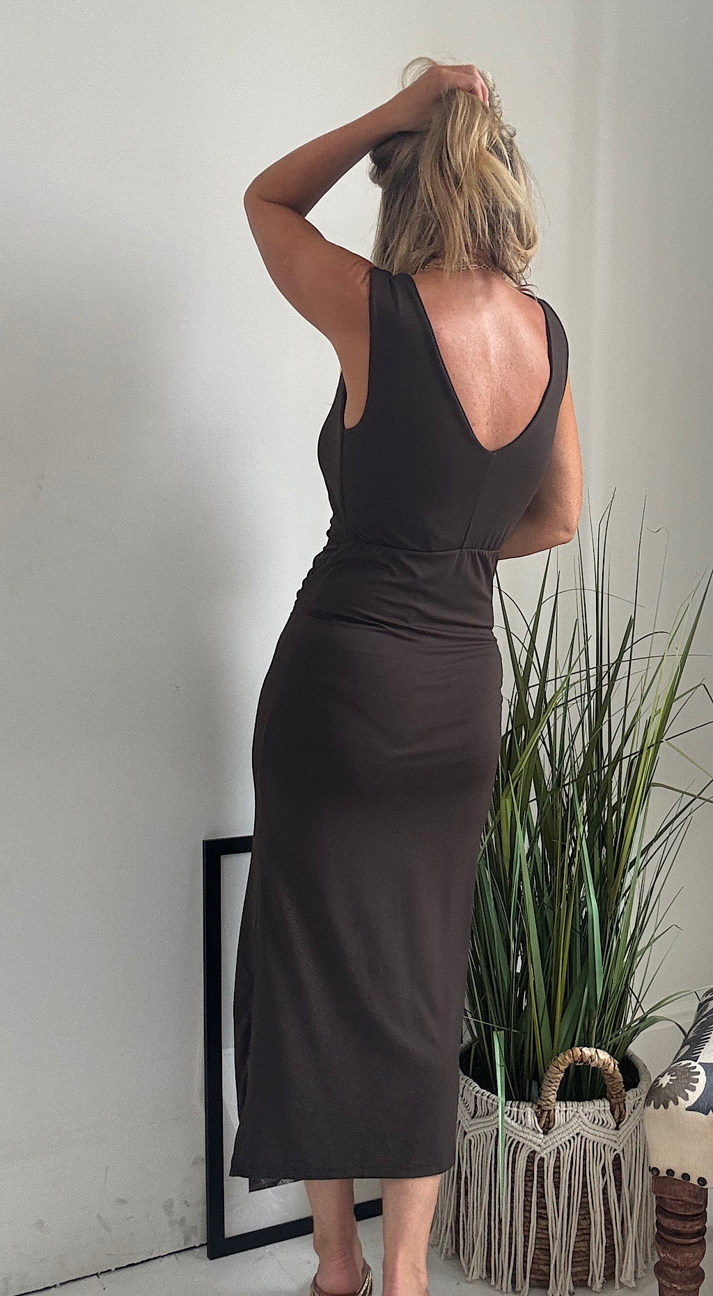 Gold Brooch Slinky Dress - chocolate