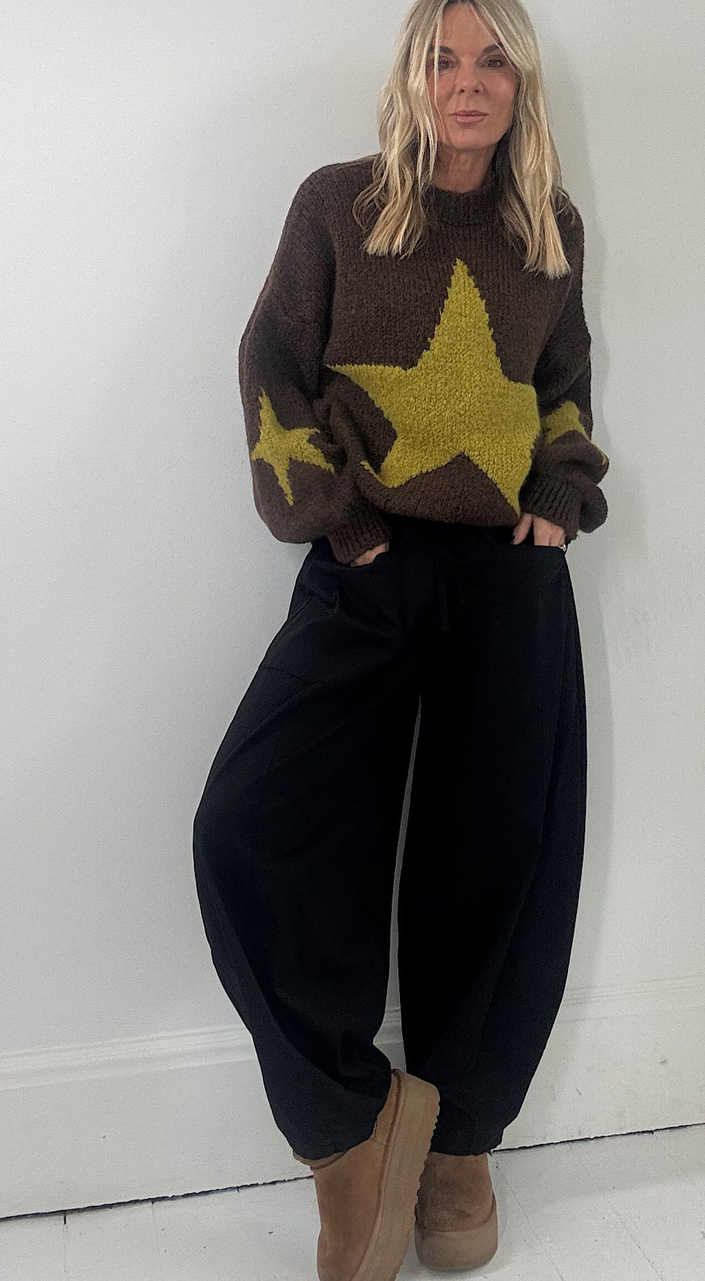 Cord Barrel Leg Trousers - black