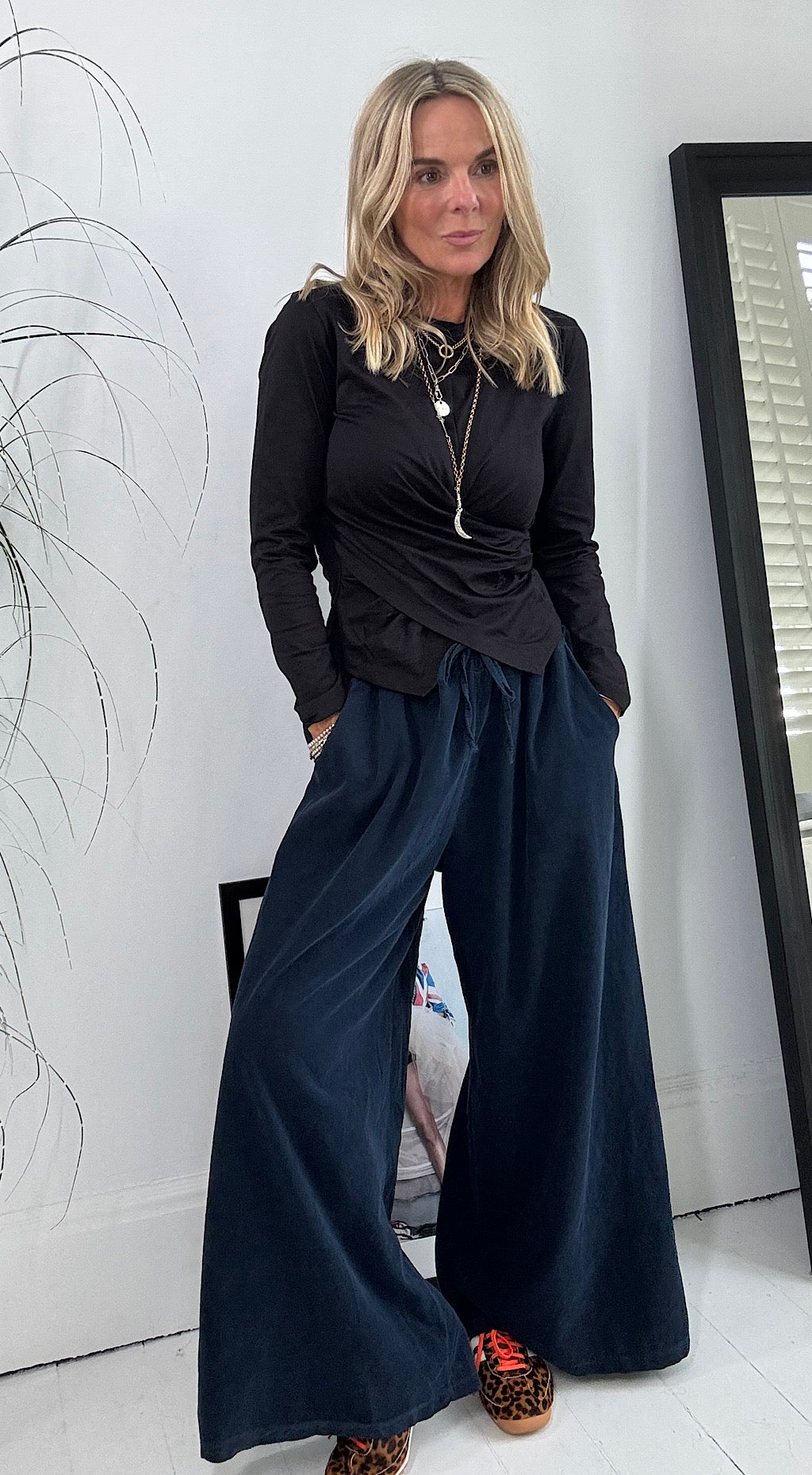 Needle Cord Flared Pants - Navy