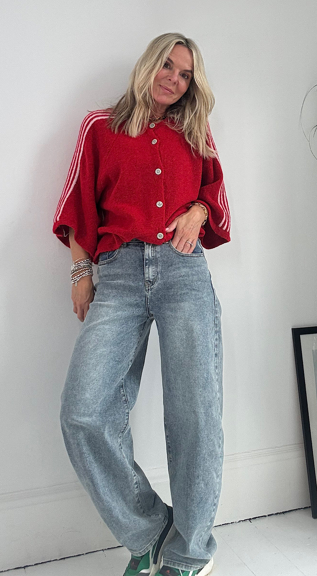 The Monday Barrel Jean - washed denim