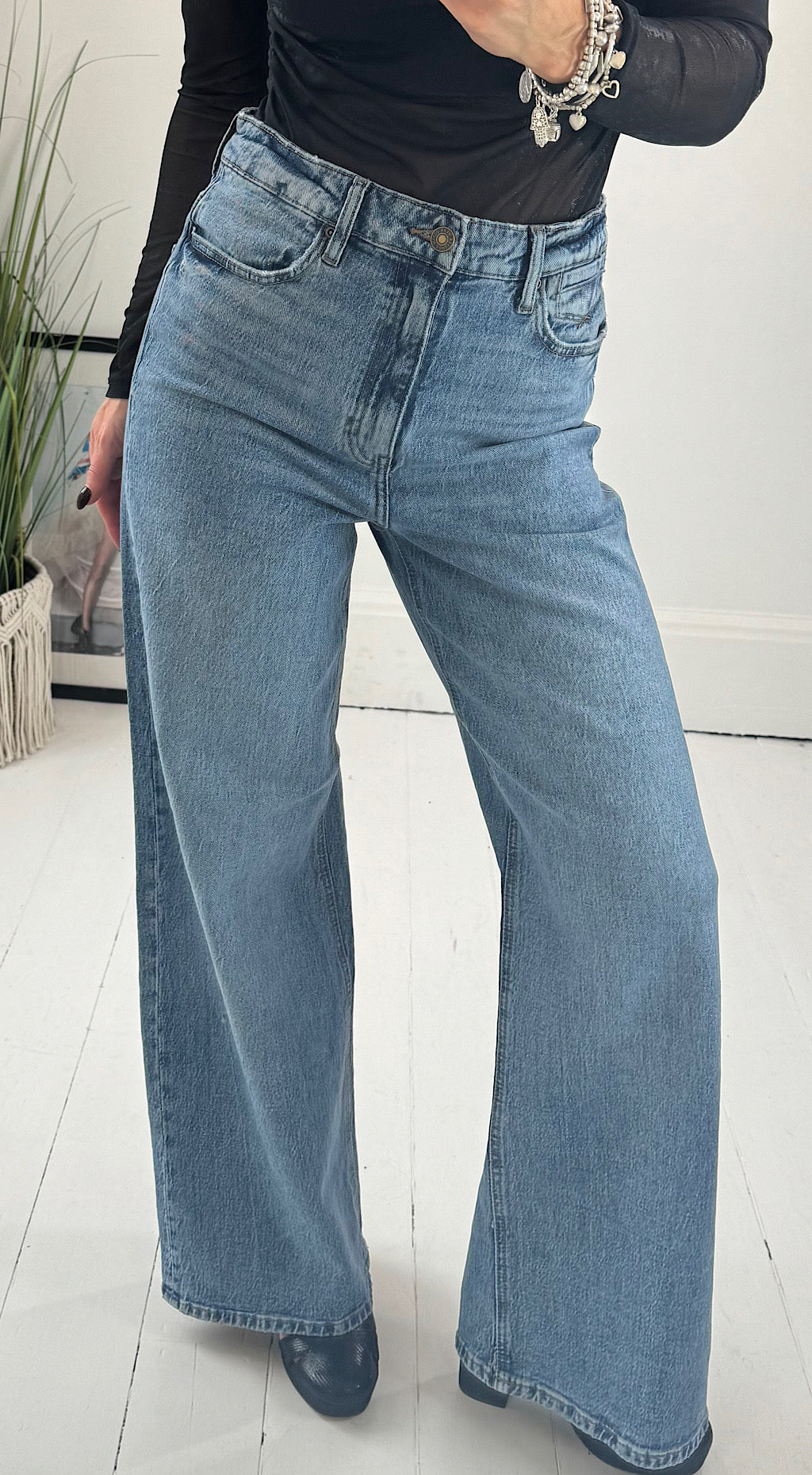 Kyra Wide Leg Jean