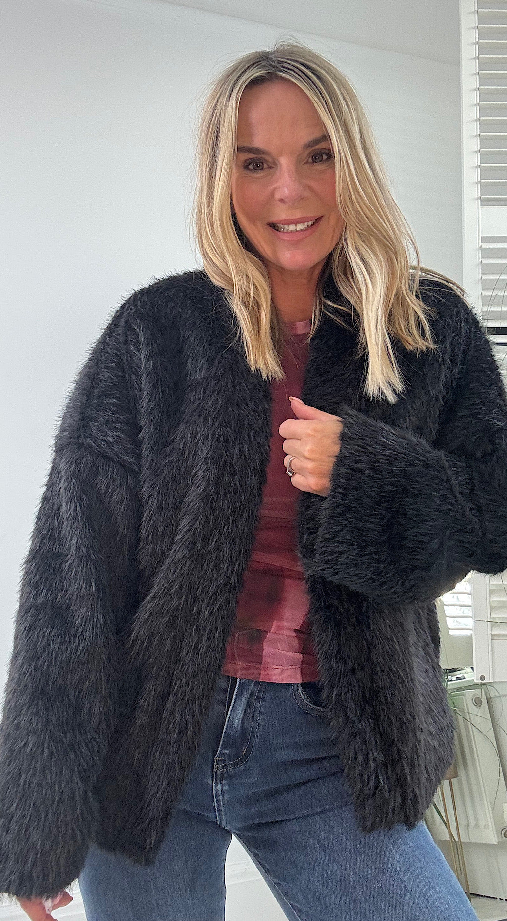 Short Faux Fur Jacket - black