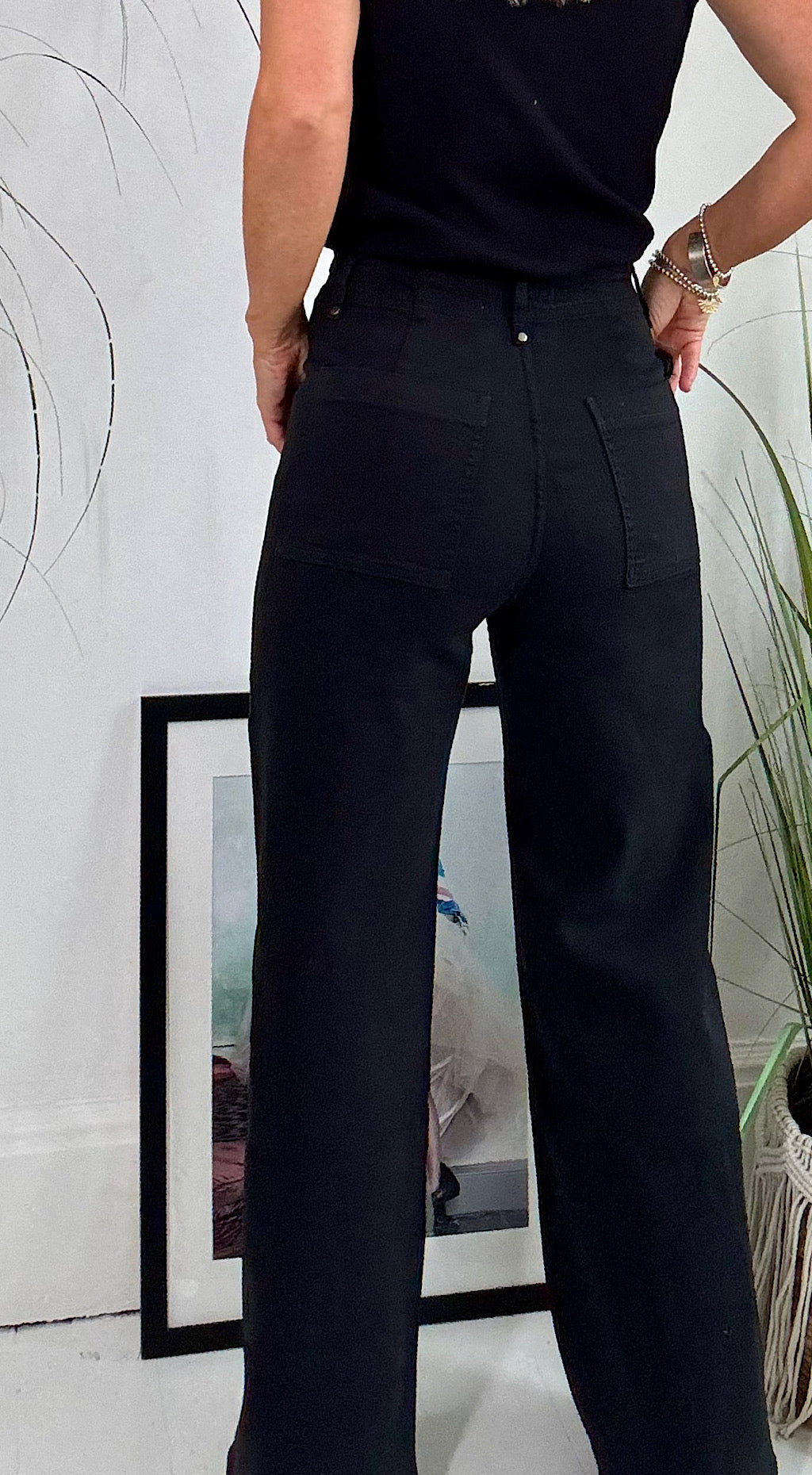 Seam Front Flared Jean - black