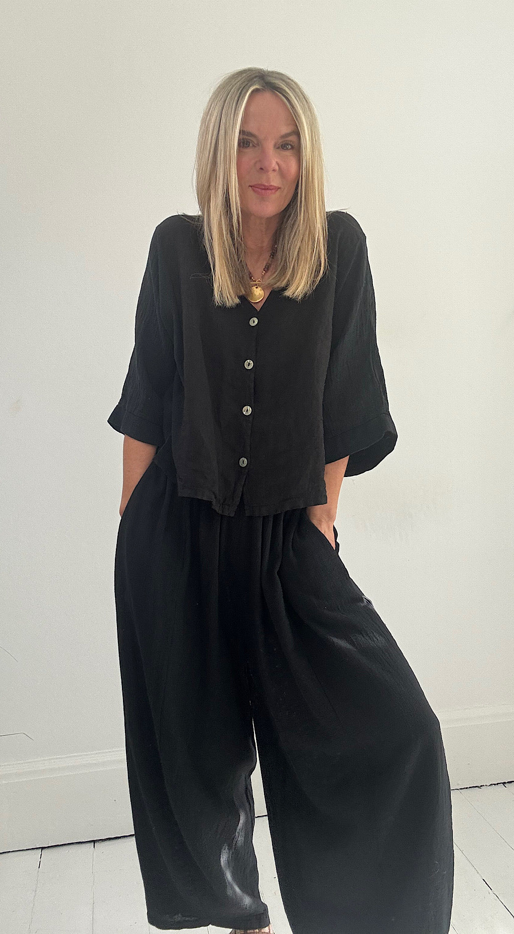 Linen button front top black