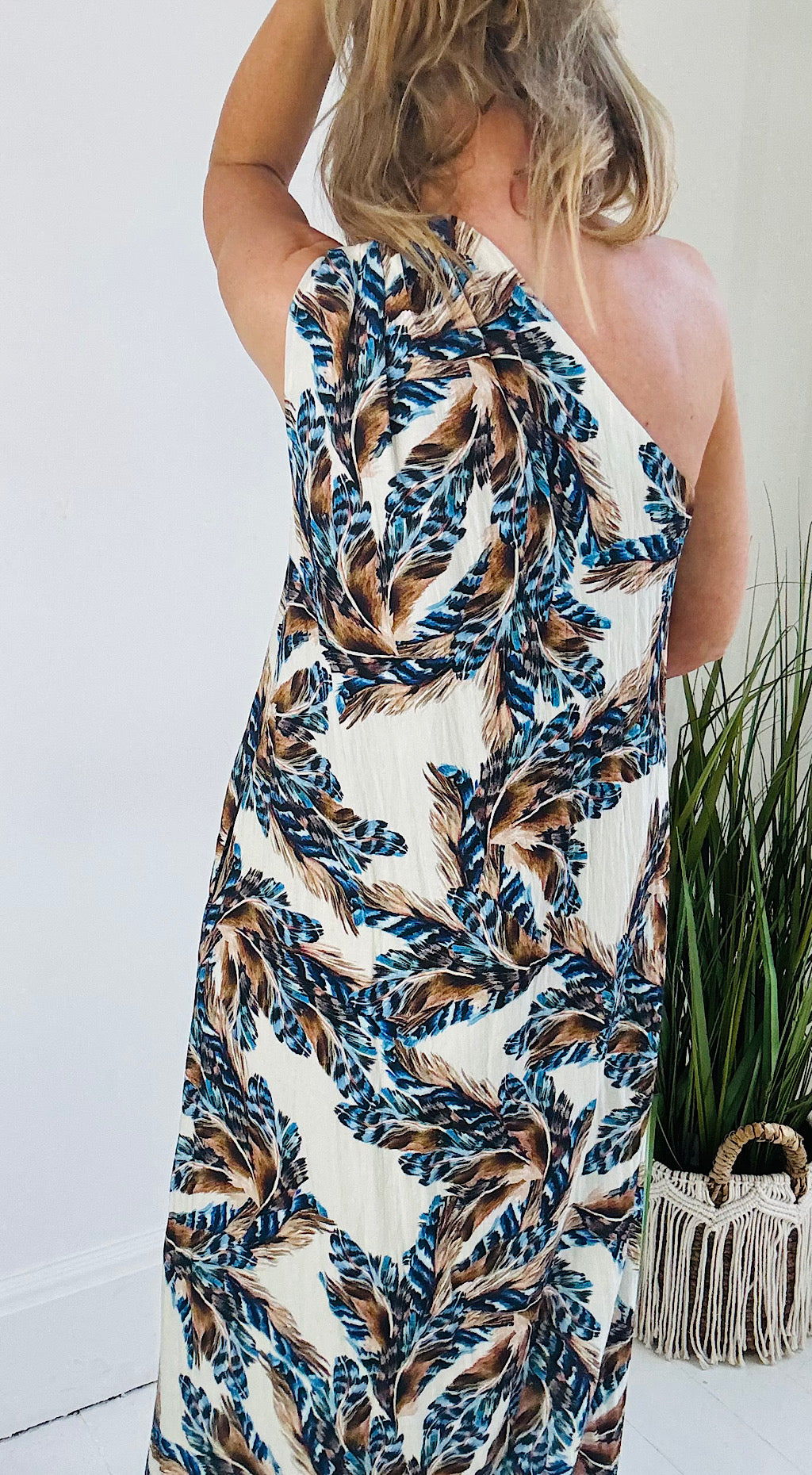 Gia dress feather print