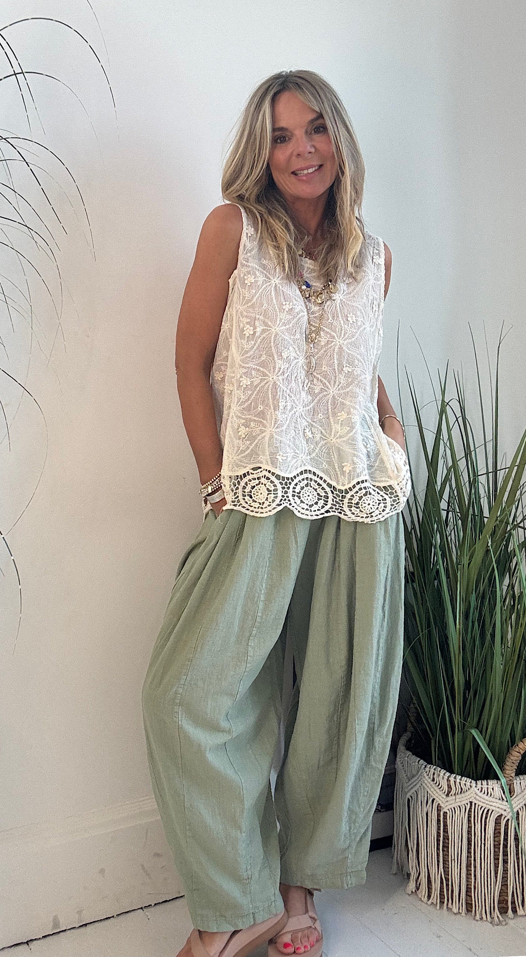 Embroidered Sleeveless Top - cream