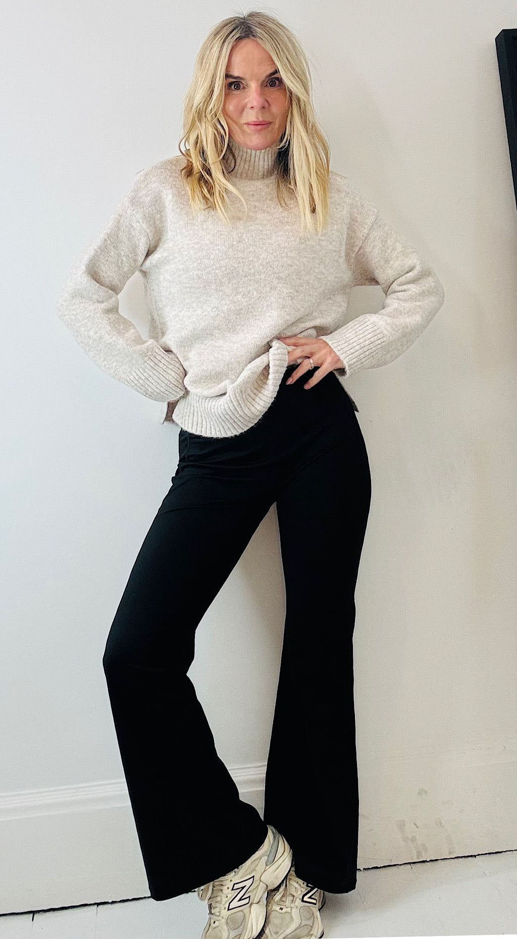 The Flared Legging - Black