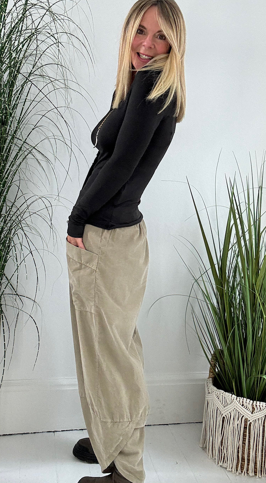 cord pocket cocoon pant stone