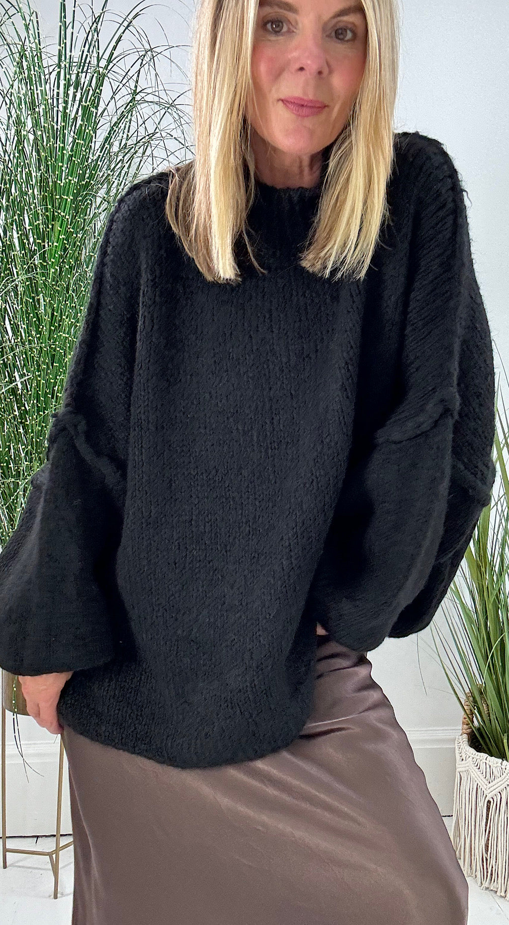 oversized cosy knit - black