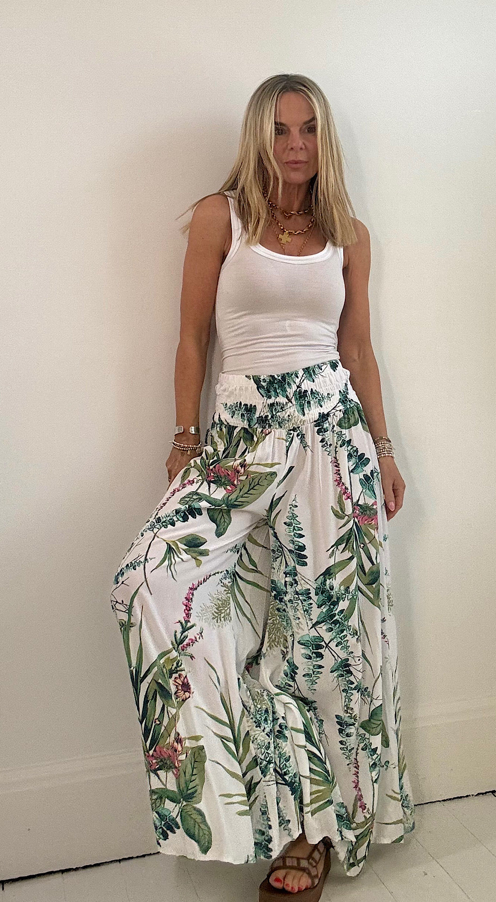 Floral pants white