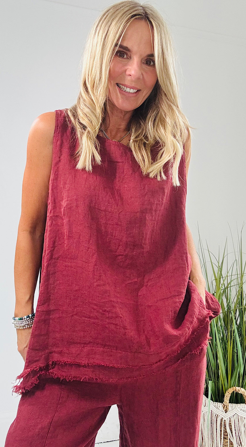 Linen Raw edge top burgandy