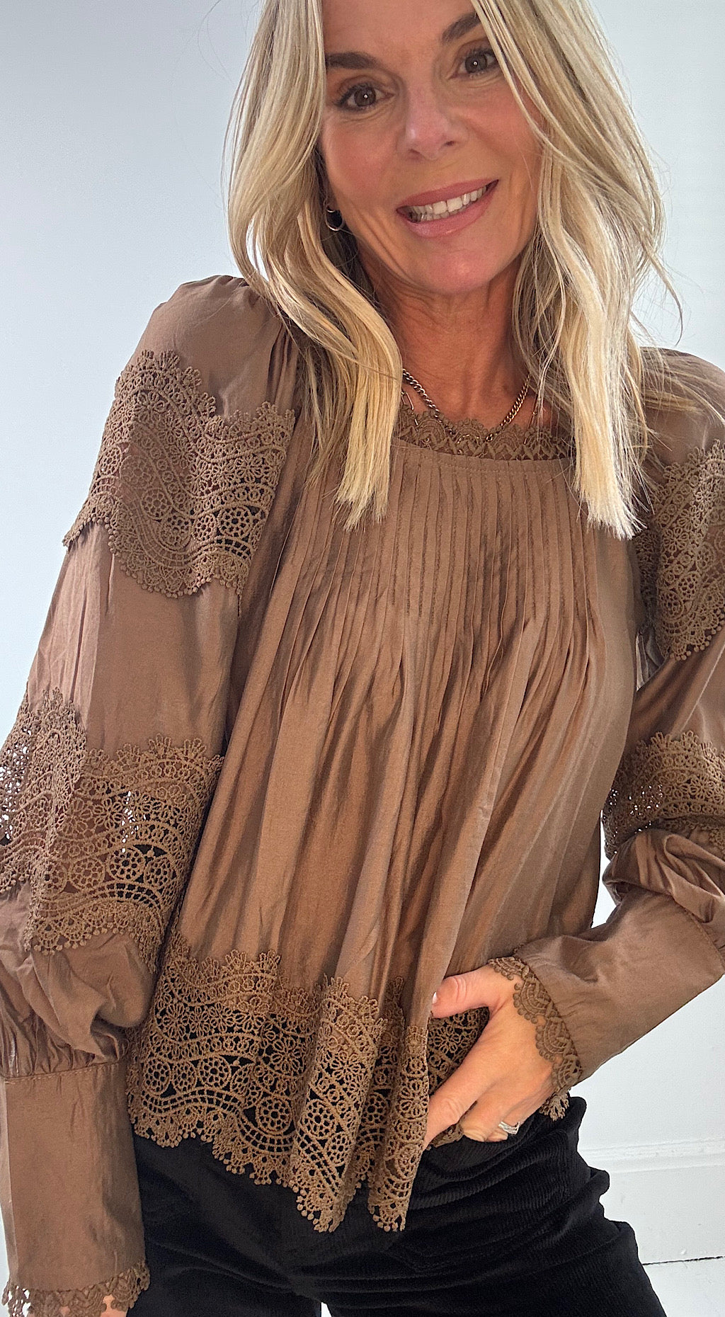 Vintage Lace Top Chocolate
