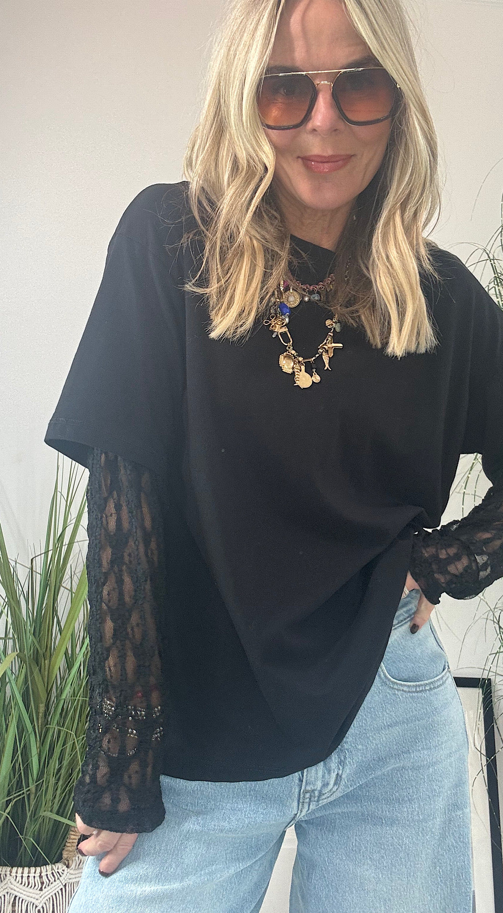 Lace Sleeve Tee - black