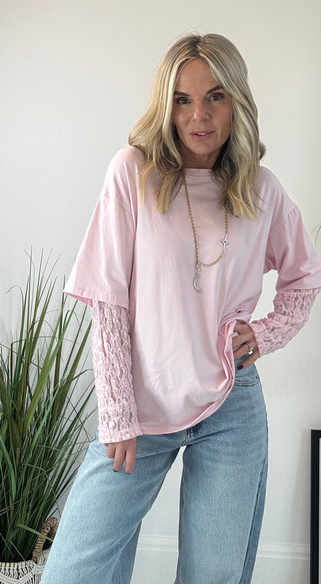 Lace sleeve tee pink