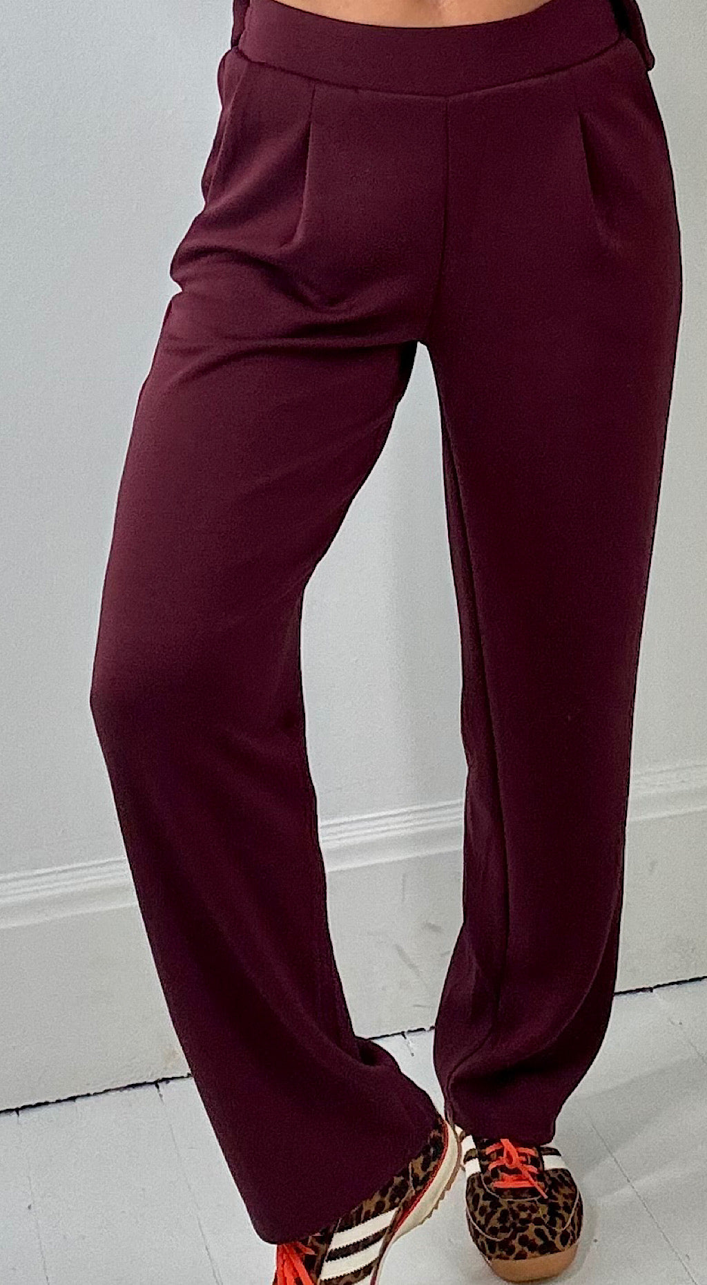 Posh pleat front track pants burgandy