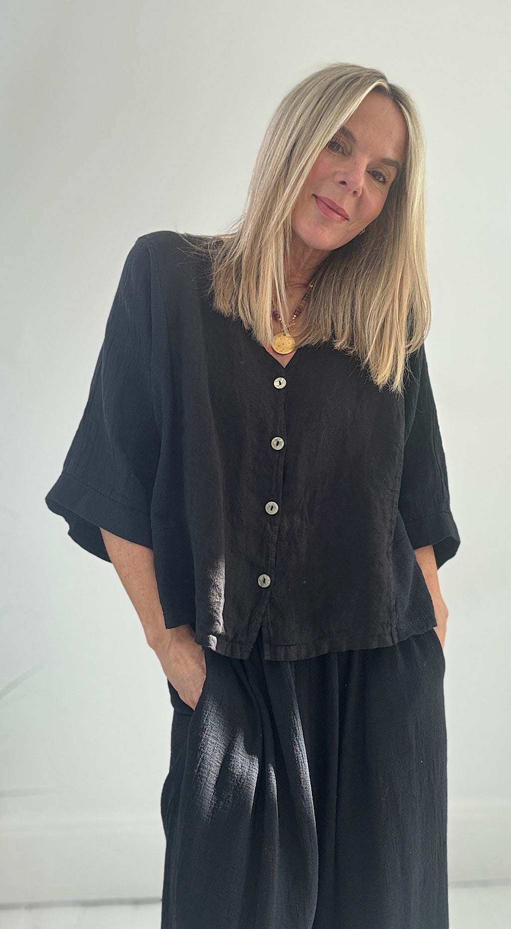 Linen button front top black