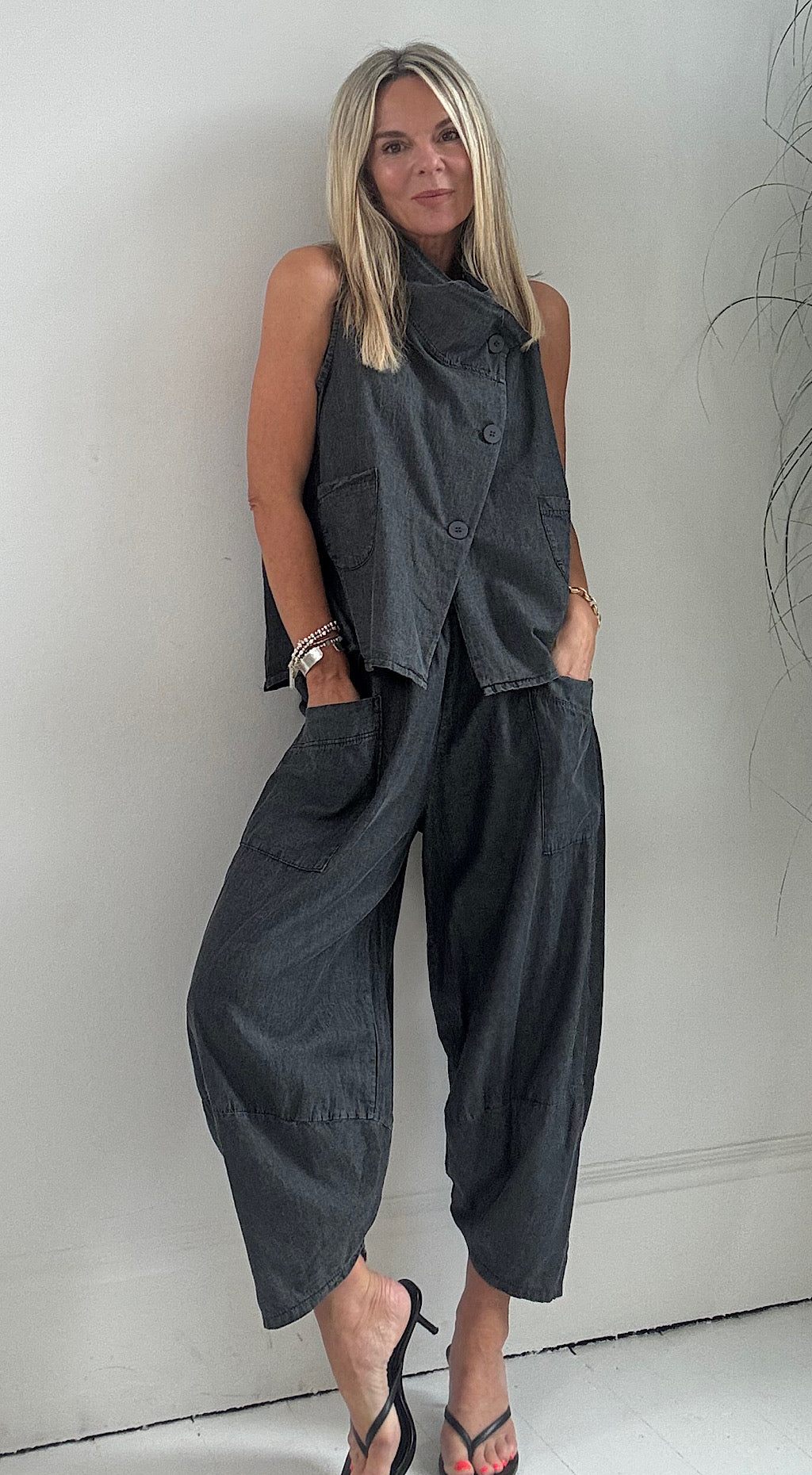Washed black pocket pants