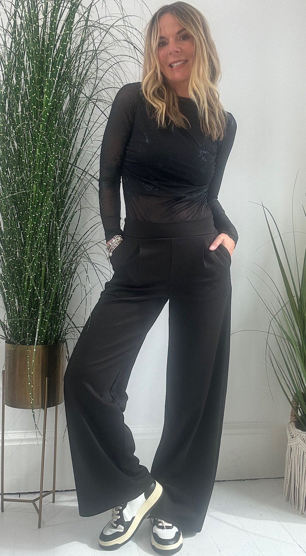 Classic peg pant black