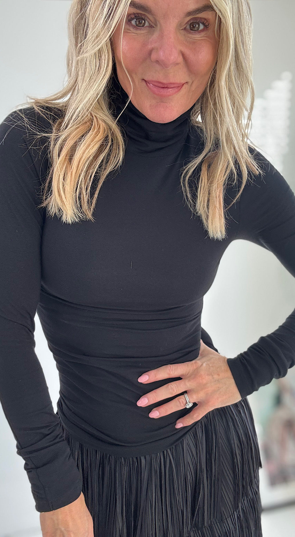Pamila Roll Neck - black