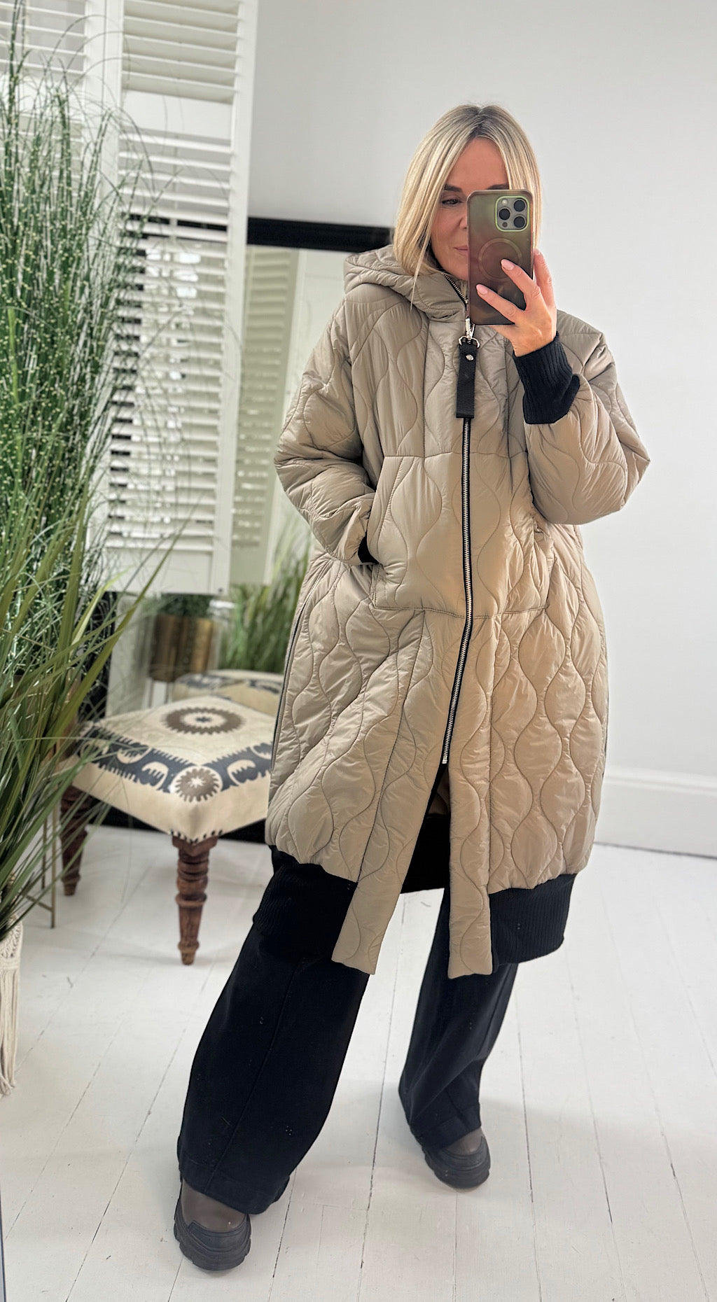 Black Tab Quilted Coat - Mocha