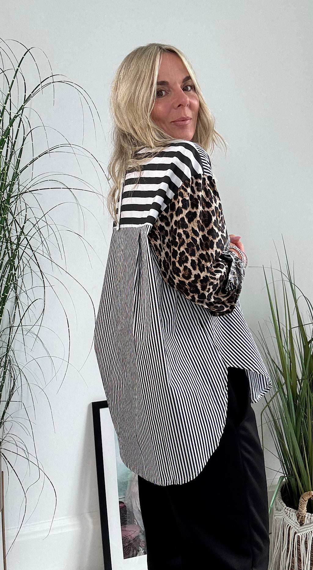 Leopard Striped Shirt - black