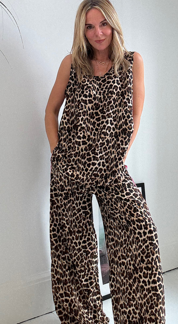 Leopard sport stripe vest