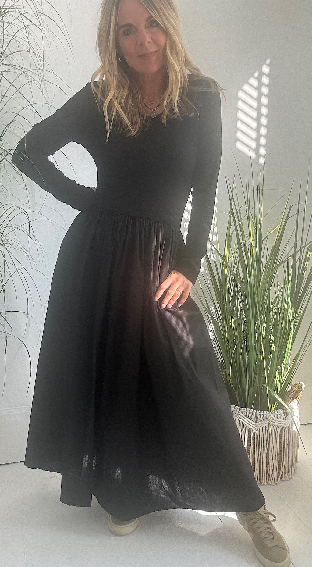 The skater maxi black