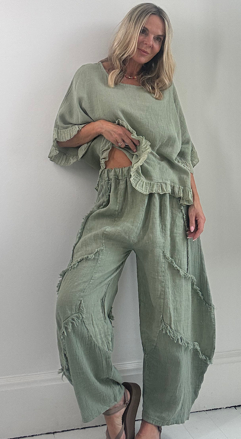 Frayed detail line pants sage