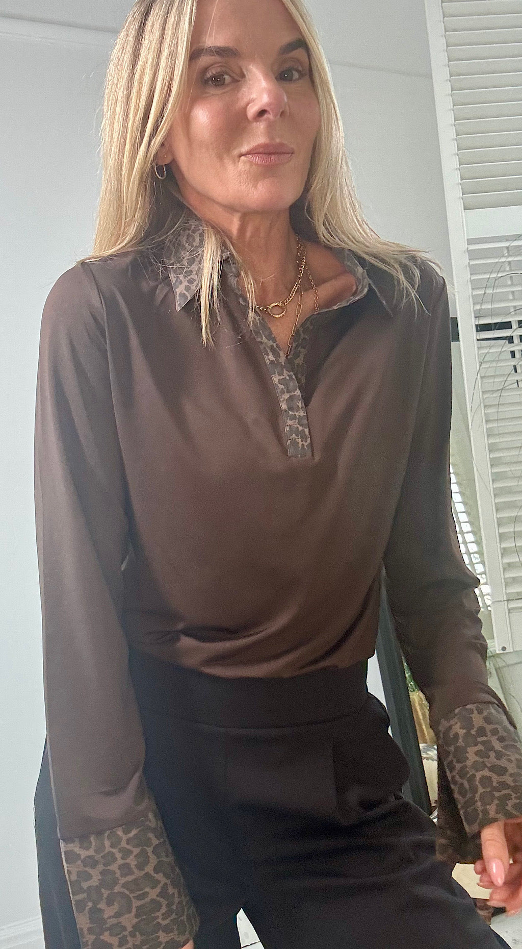 Layering shirt leopard collar brown