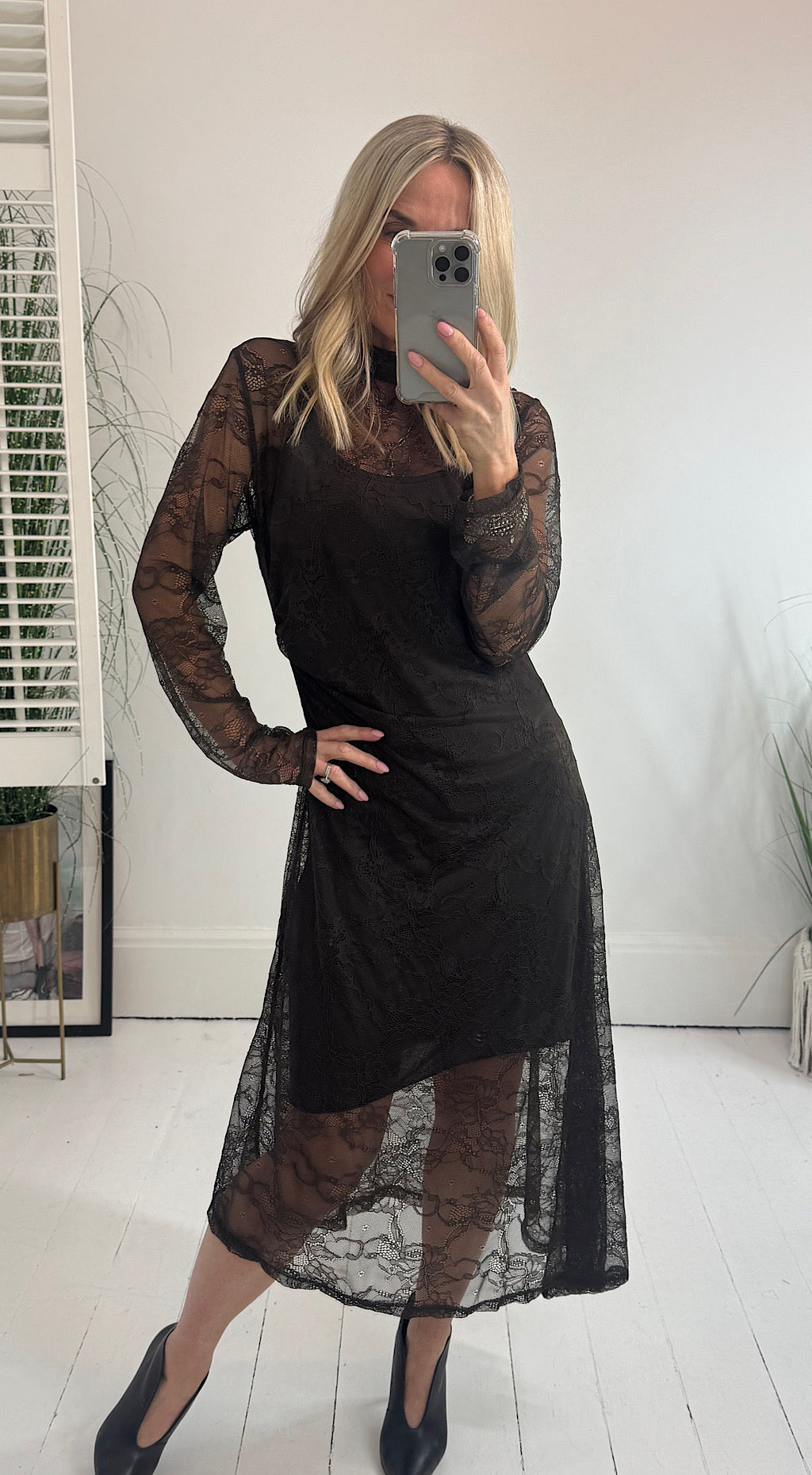 Lace Dress - chocolate