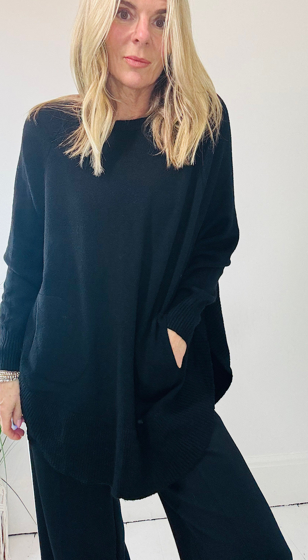 Super soft sloppy knit black